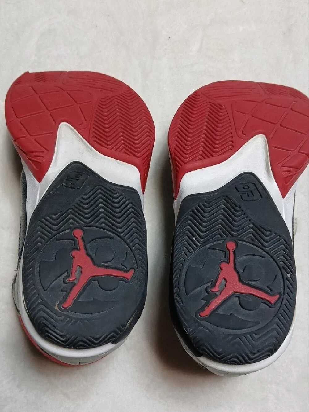 Jordan low red padded
